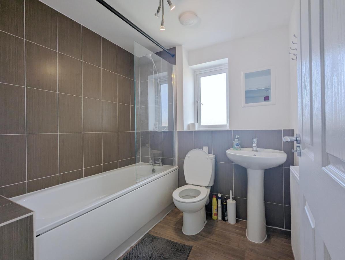 Guest Rooms Near City Centre & Anfield Free Parki Liverpool Exterior foto